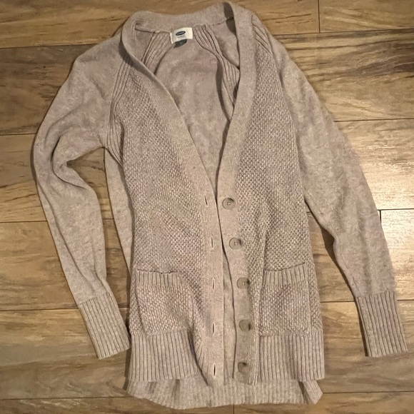Old Navy Sweaters - Woman’s button down sweater